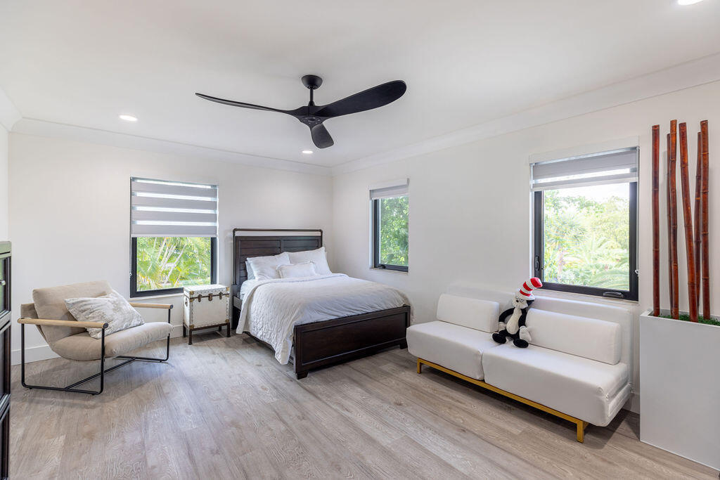 290 NW 6th, Boca Raton FL 33432