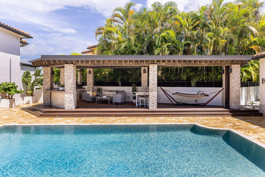 290 NW 6th, Boca Raton FL 33432
