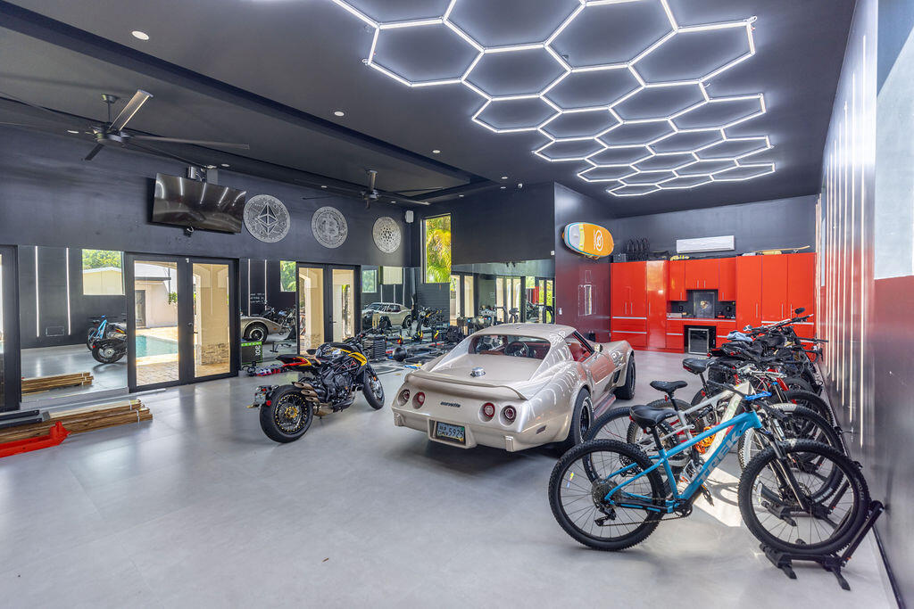290 NW 6th, Boca Raton FL 33432