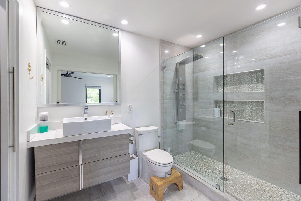 290 NW 6th, Boca Raton FL 33432