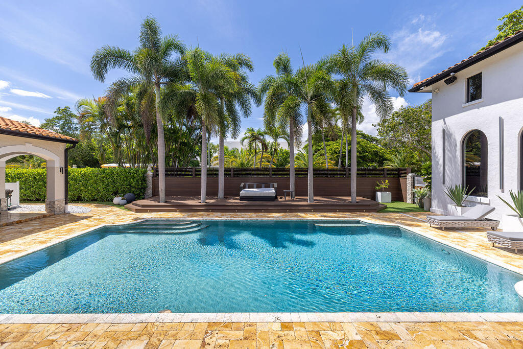 290 NW 6th, Boca Raton FL 33432