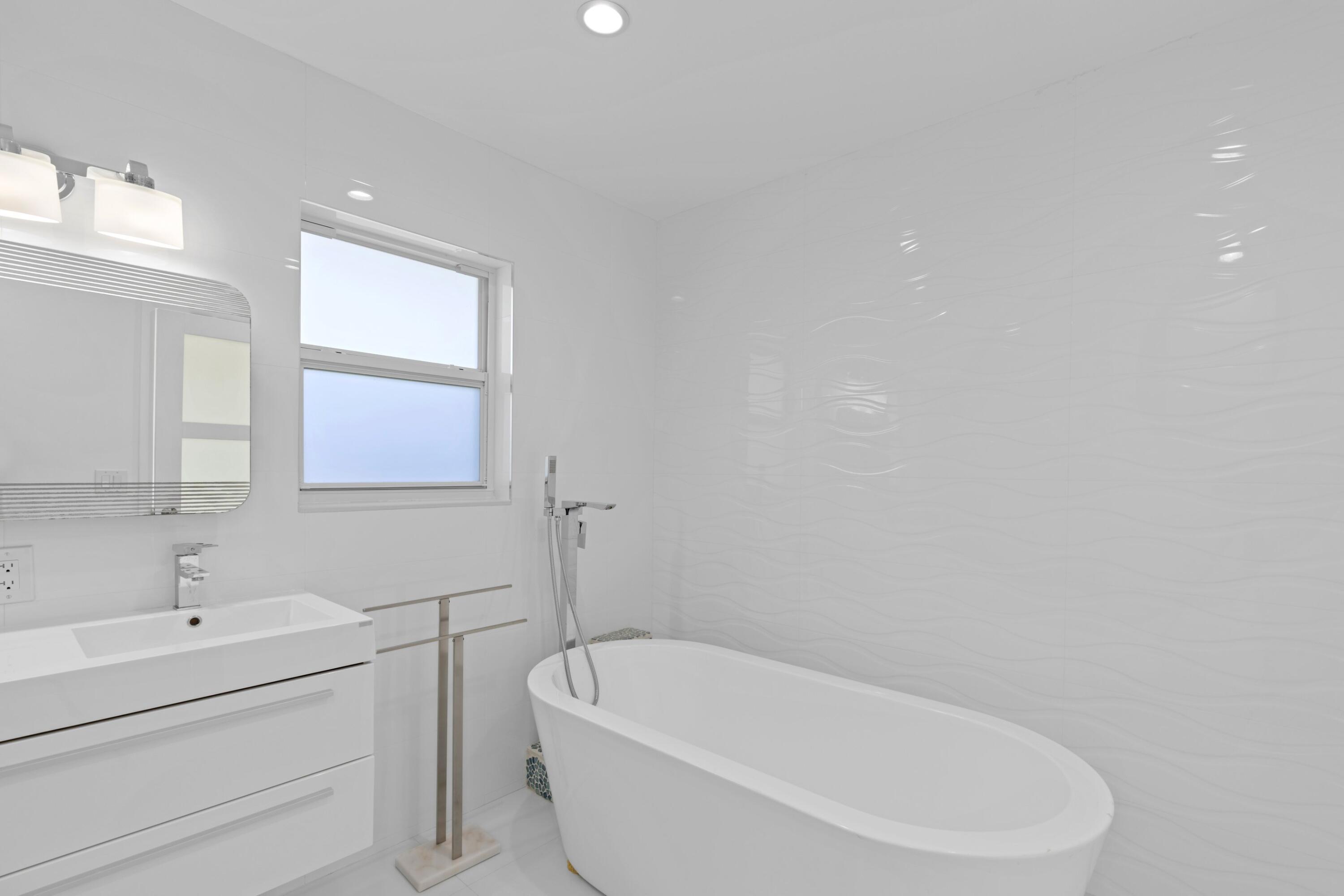 391 SE 7th, Pompano Beach FL 33060