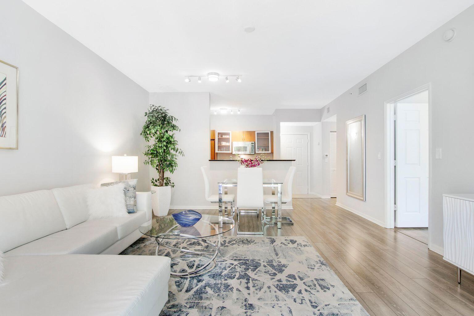 802 W Windward #206, Lantana FL 33462