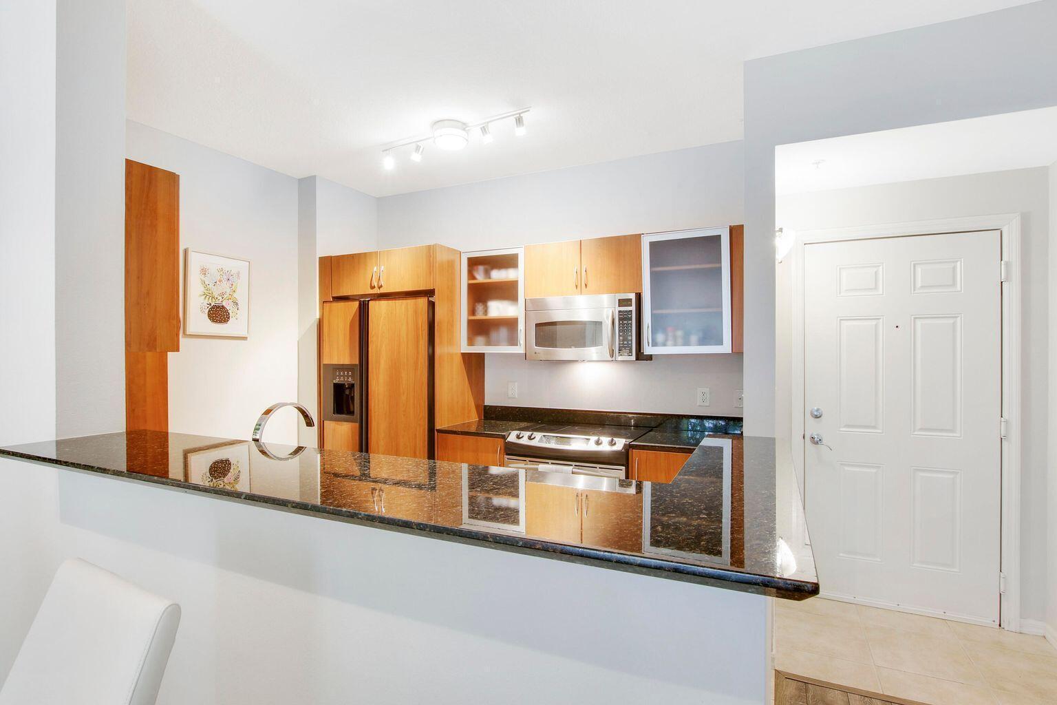 802 W Windward #206, Lantana FL 33462