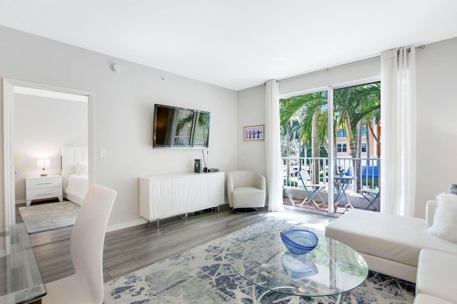 802 W Windward #206, Lantana FL 33462