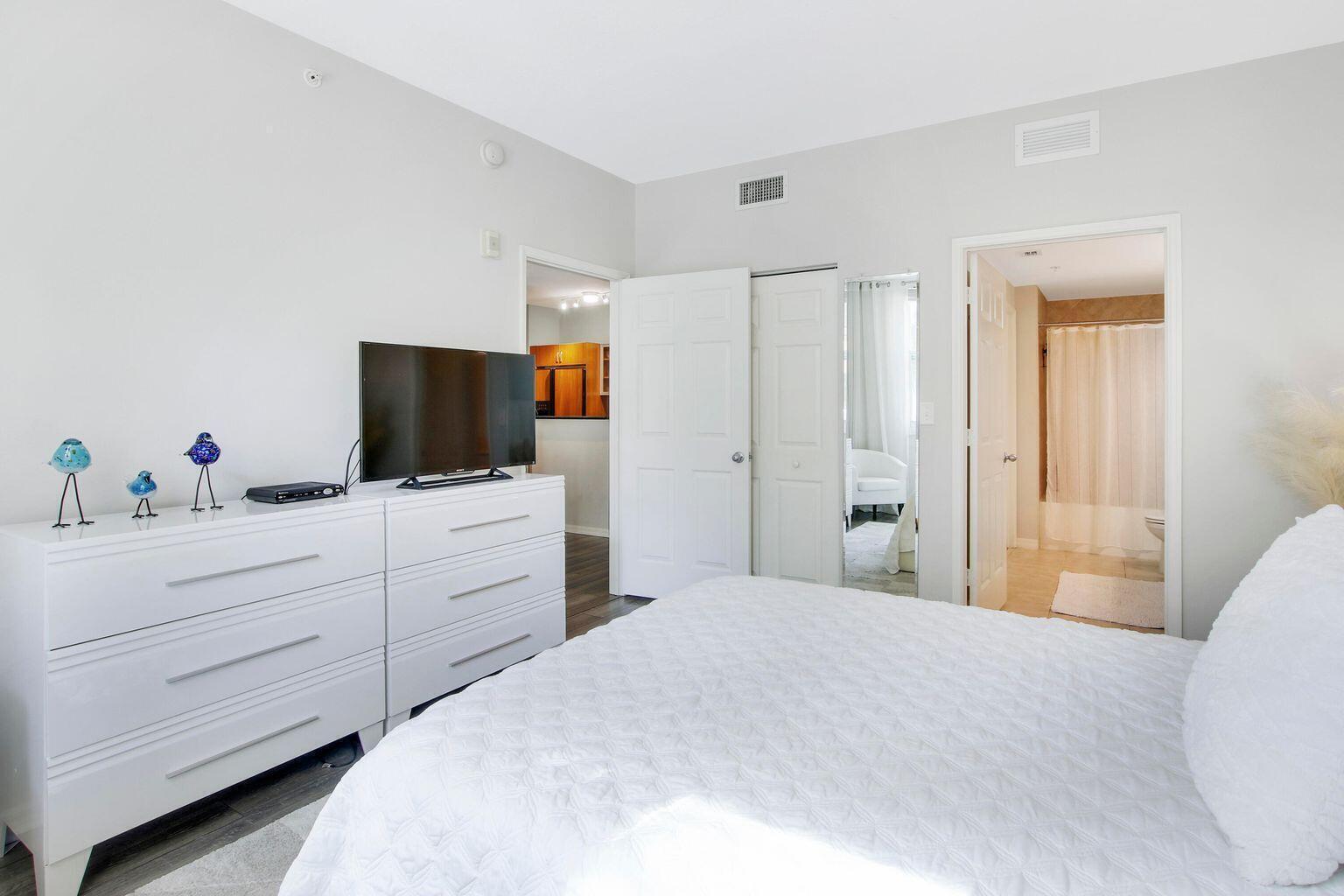 802 W Windward #206, Lantana FL 33462