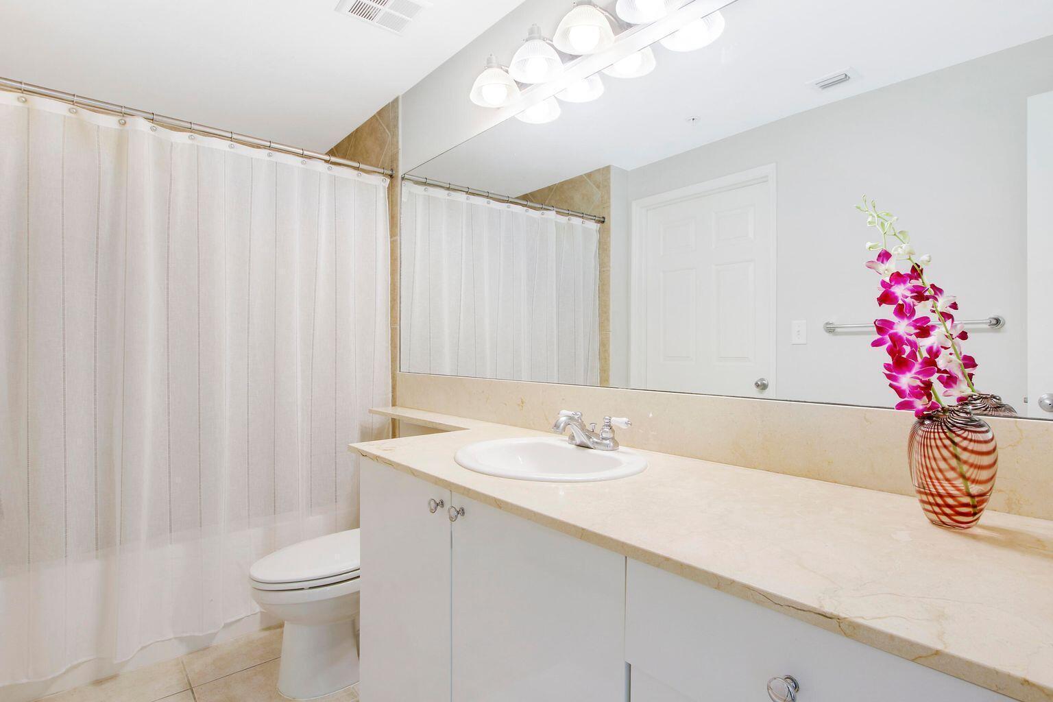 802 W Windward #206, Lantana FL 33462