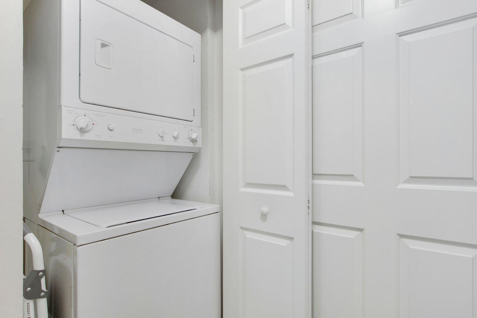 802 W Windward #206, Lantana FL 33462