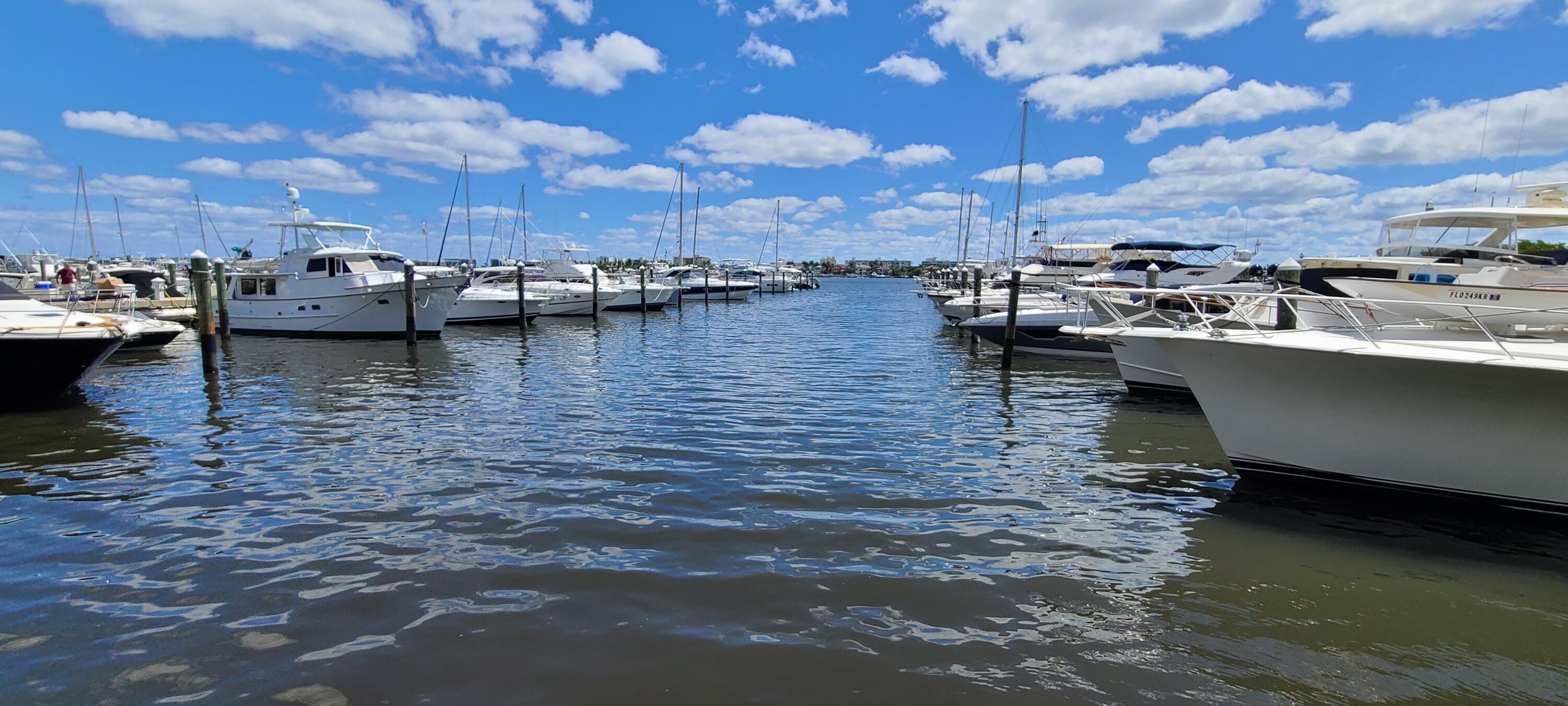 802 W Windward #206, Lantana FL 33462