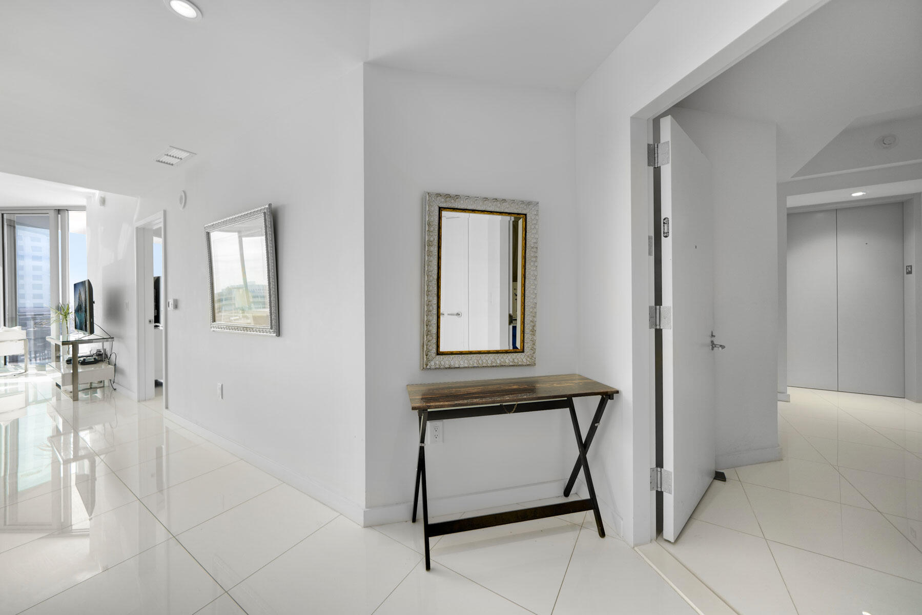 851 NE 1st #2410, Miami FL 33132
