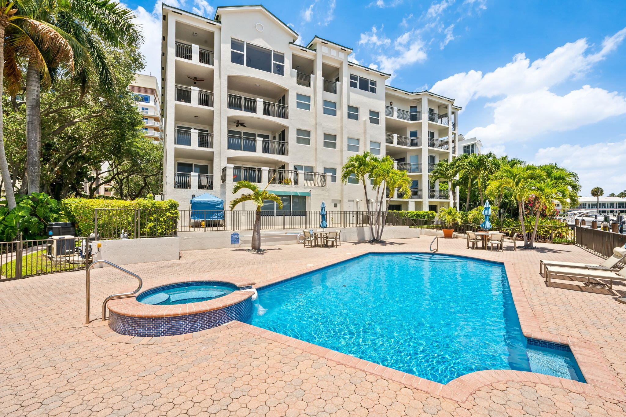 1050 Seminole #Phb, Fort Lauderdale FL 33304