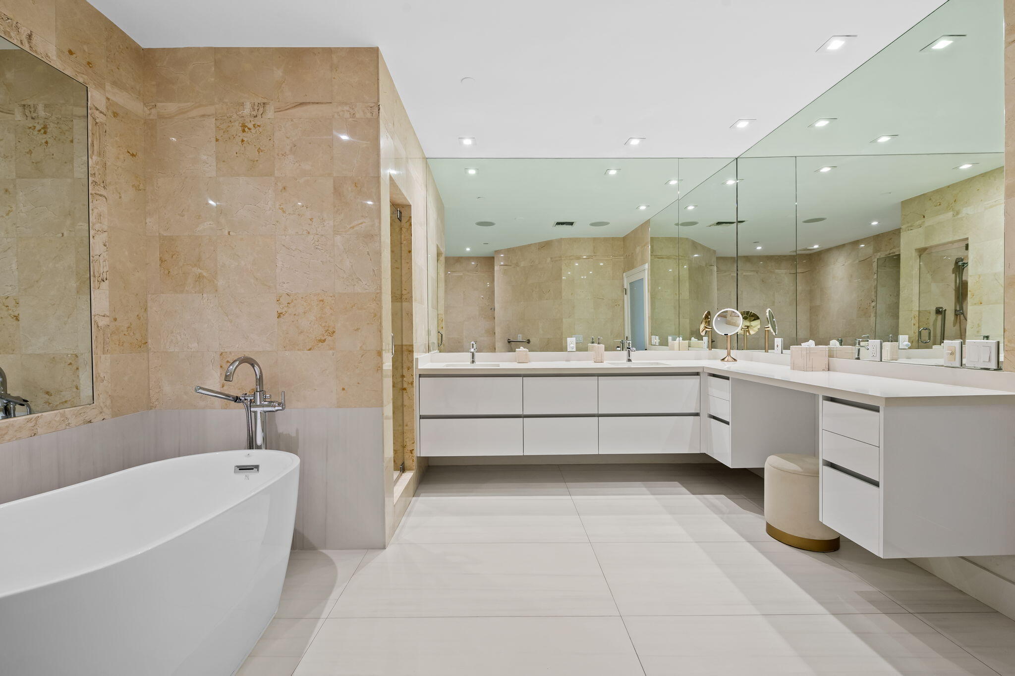1050 Seminole #Phb, Fort Lauderdale FL 33304