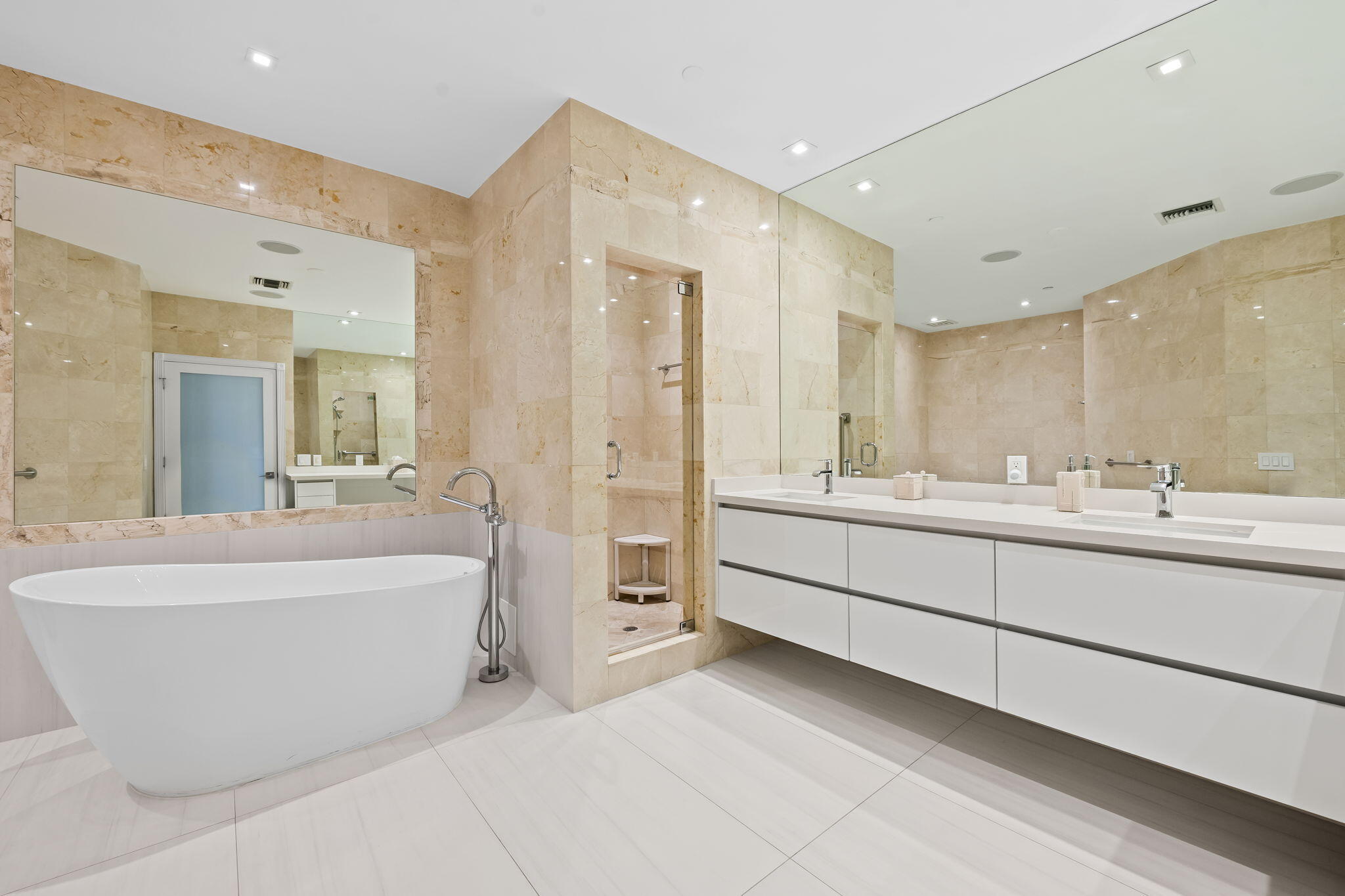 1050 Seminole #Phb, Fort Lauderdale FL 33304