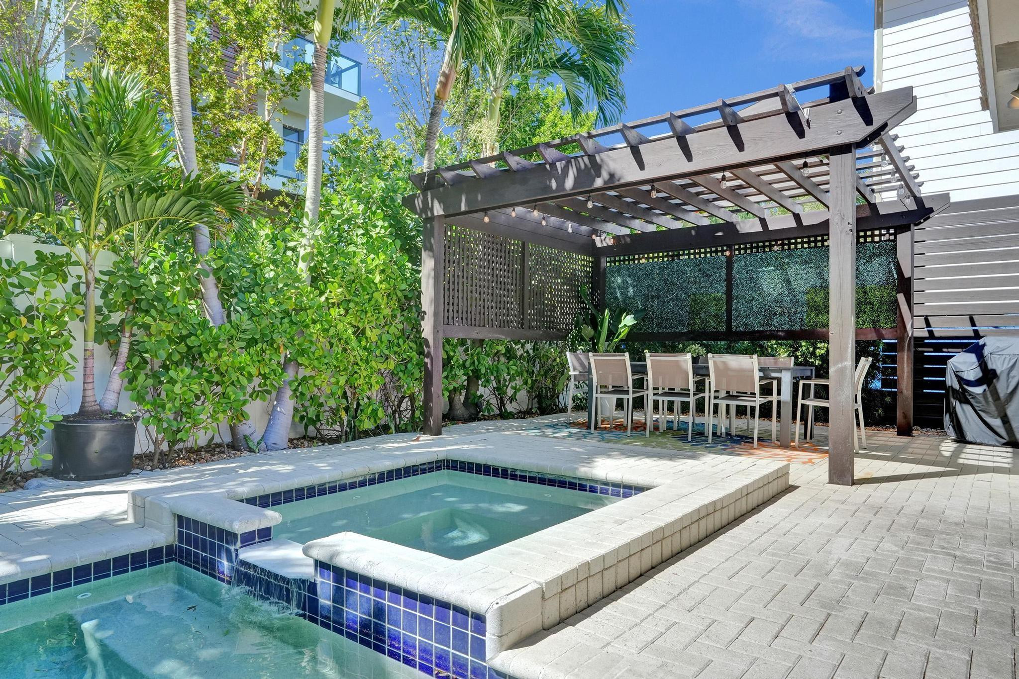 3043 Center, Fort Lauderdale FL 33308