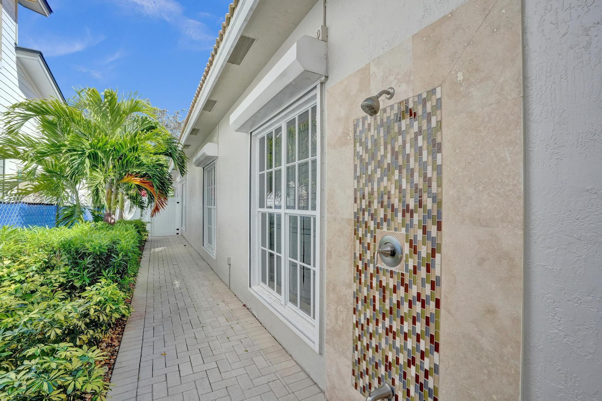 3043 Center, Fort Lauderdale FL 33308
