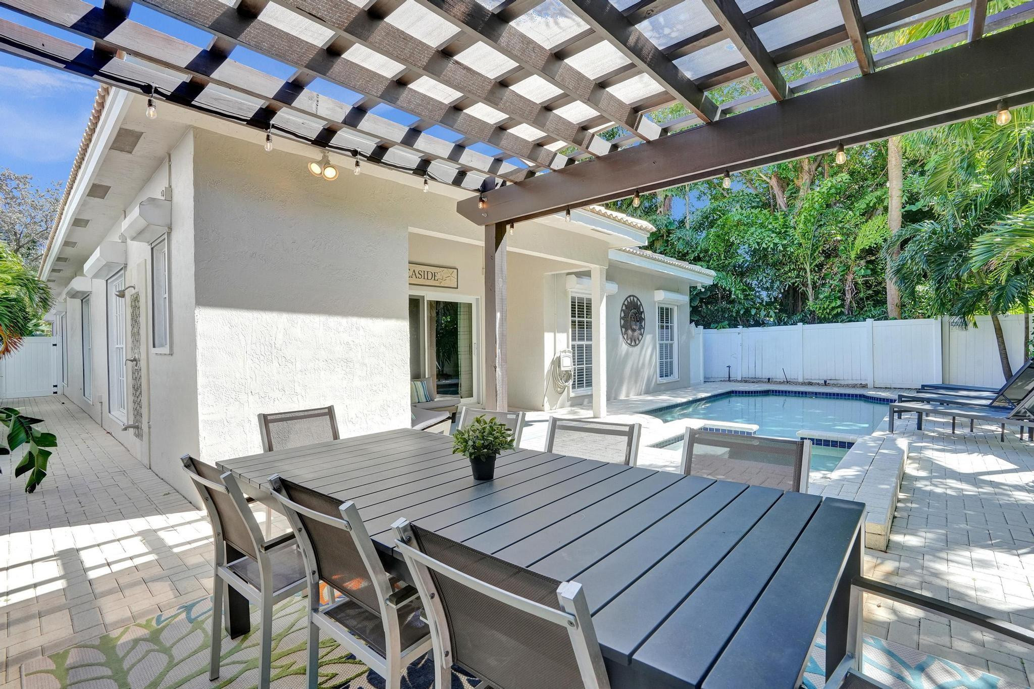 3043 Center, Fort Lauderdale FL 33308