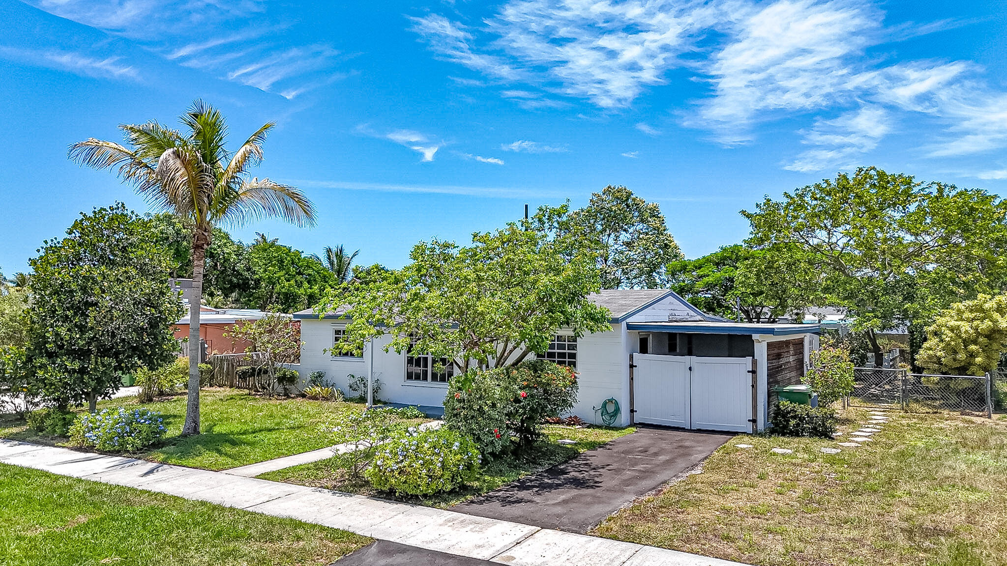 337 Mid Pines, Palm Springs FL 33461