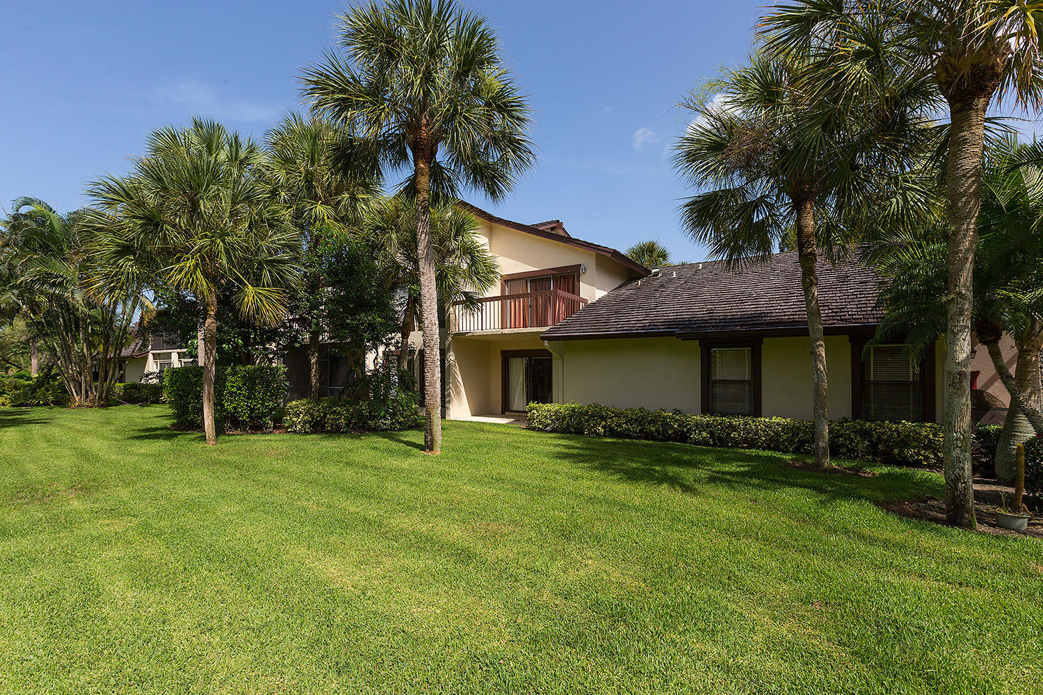 11397 Pond View #E102, Wellington FL 33414