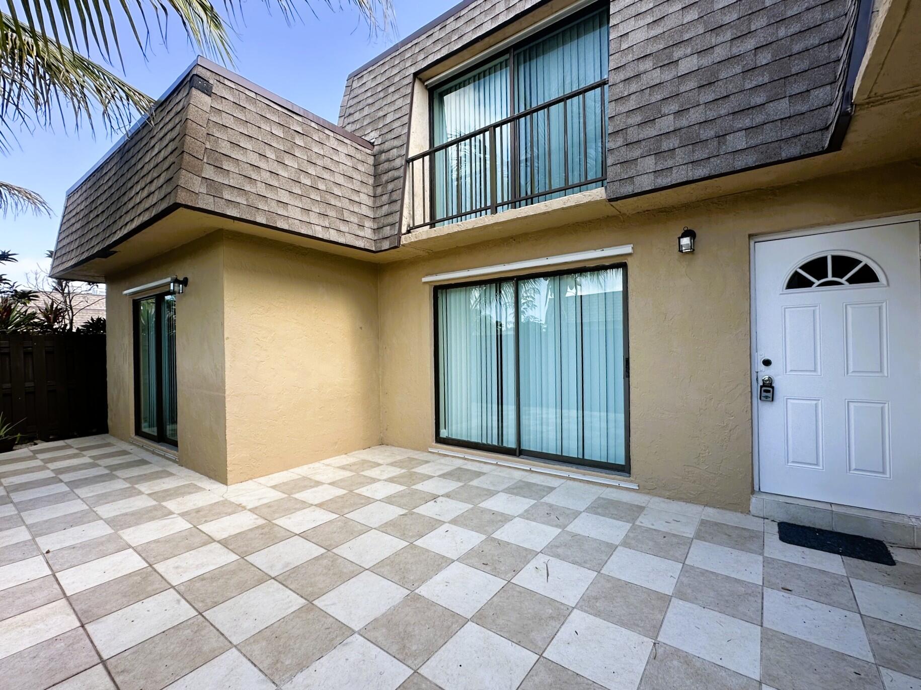 303 Waterview, Palm Springs FL 33461