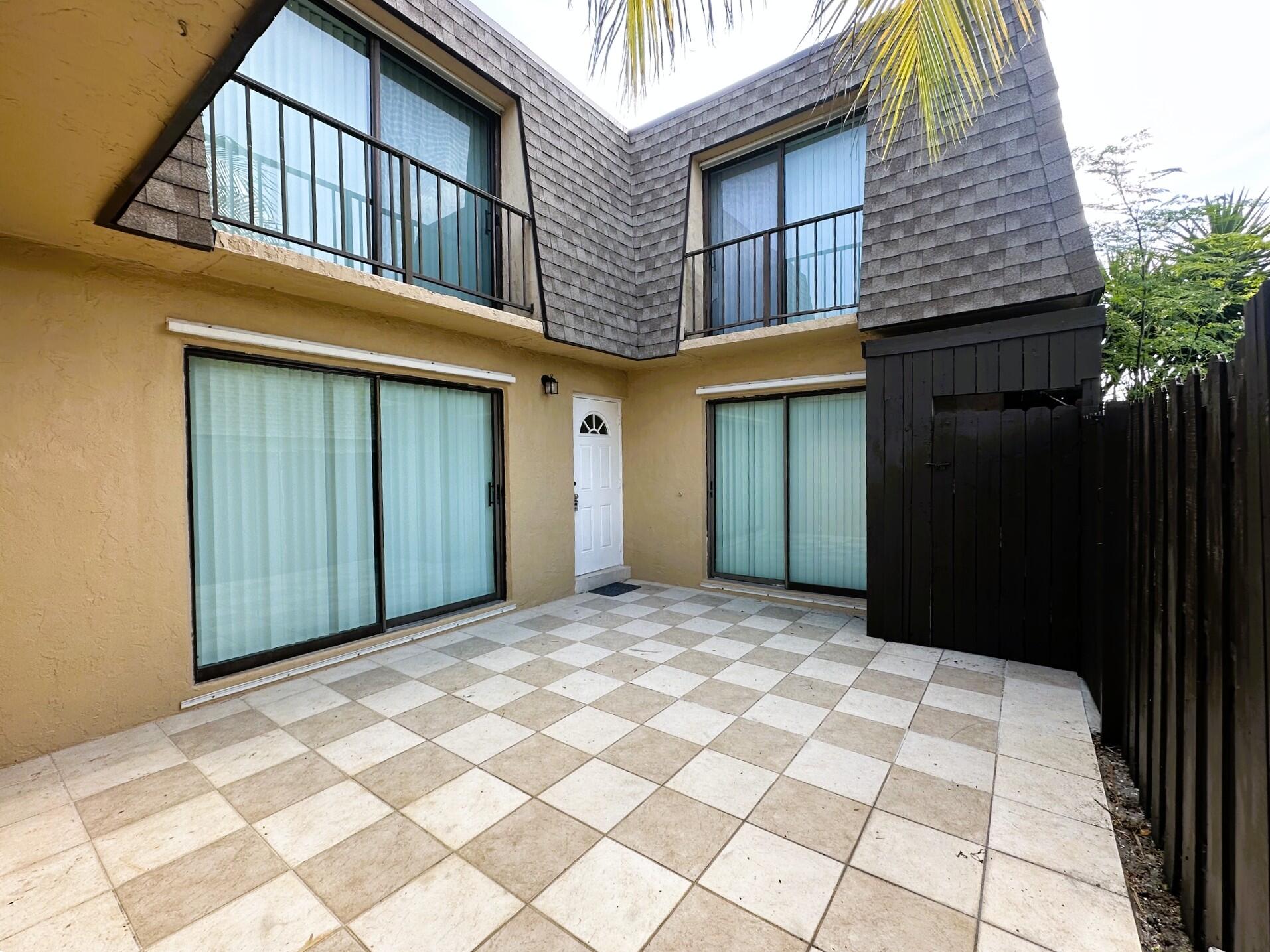303 Waterview, Palm Springs FL 33461