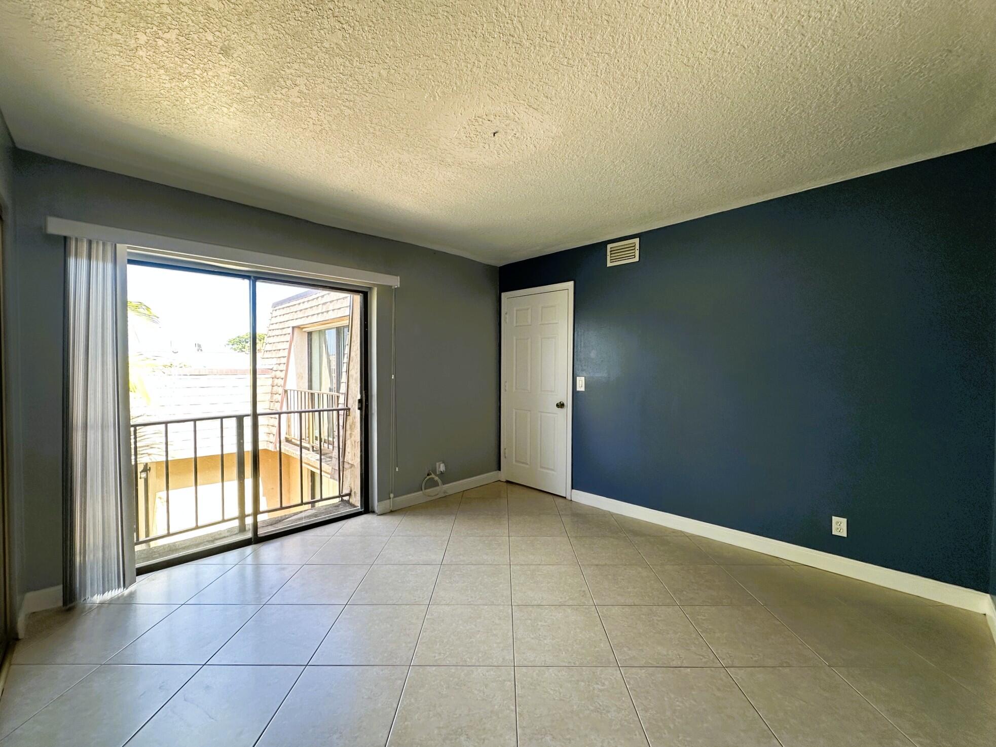 303 Waterview, Palm Springs FL 33461