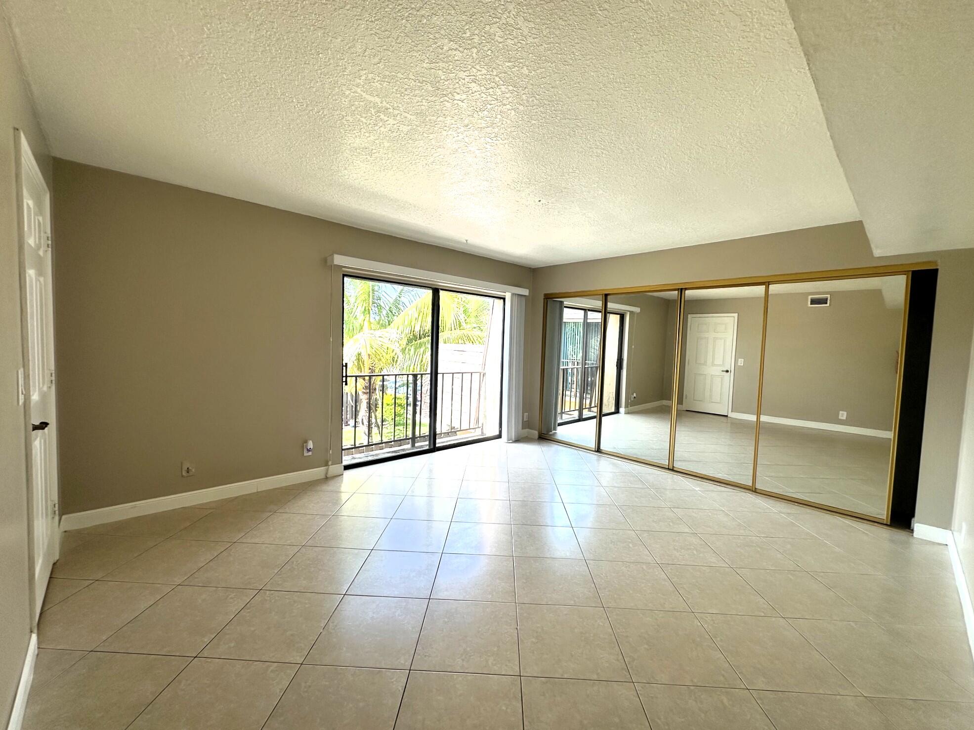 303 Waterview, Palm Springs FL 33461