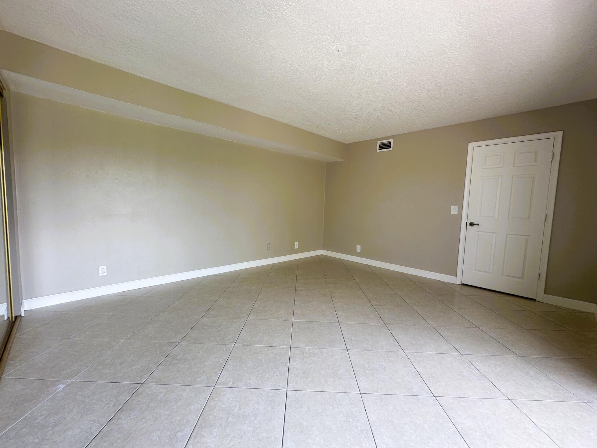 303 Waterview, Palm Springs FL 33461