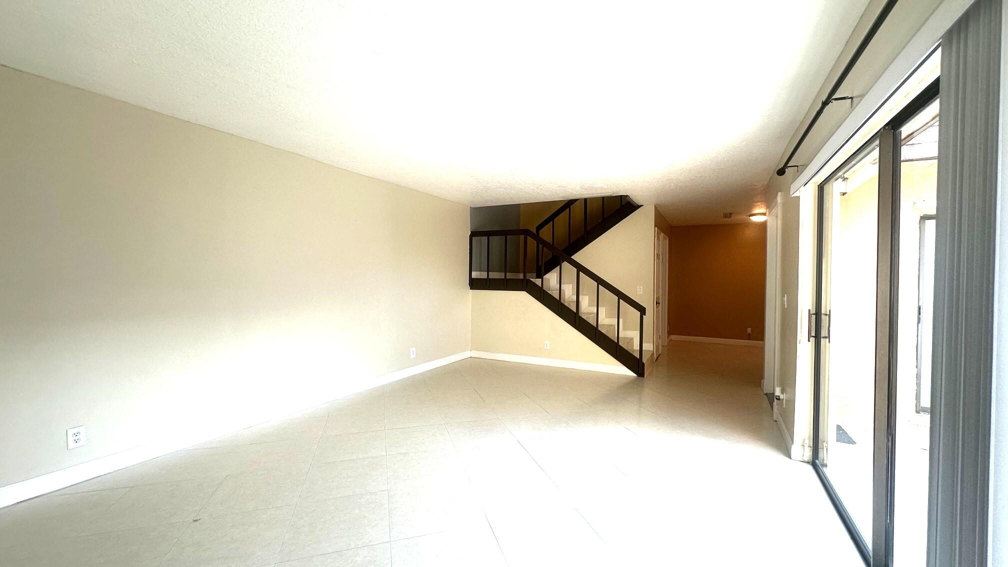 303 Waterview, Palm Springs FL 33461