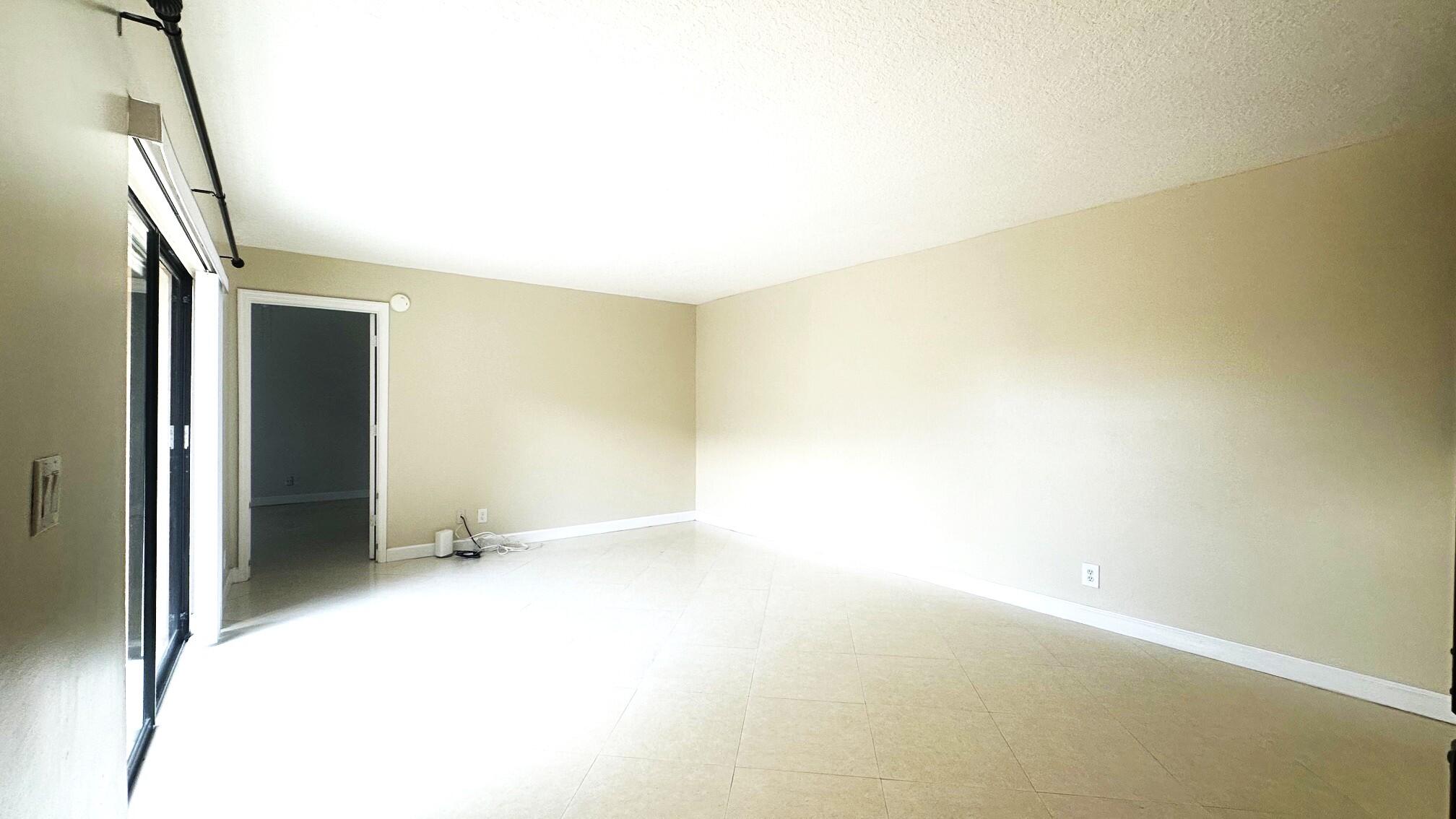 303 Waterview, Palm Springs FL 33461