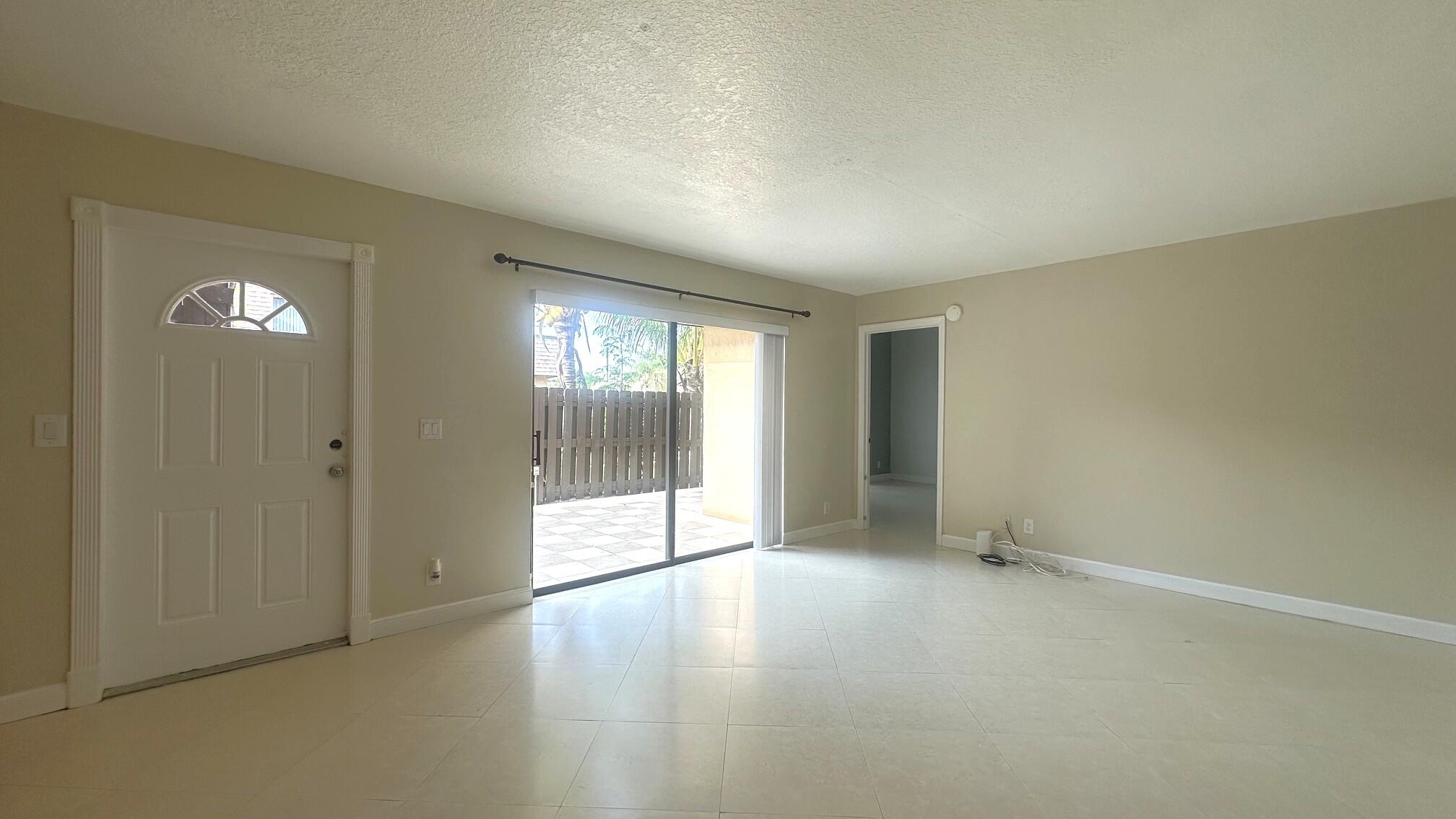 303 Waterview, Palm Springs FL 33461