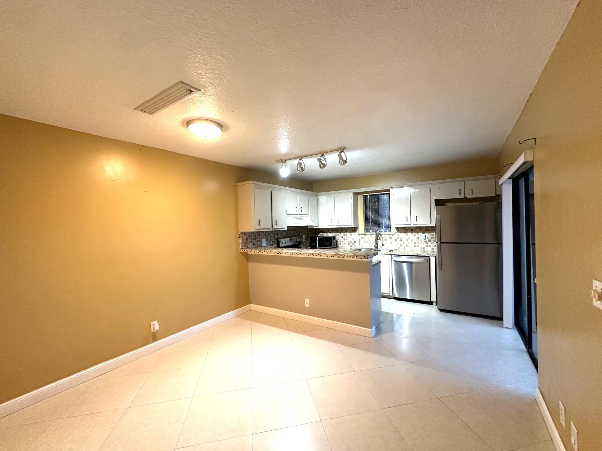 303 Waterview, Palm Springs FL 33461