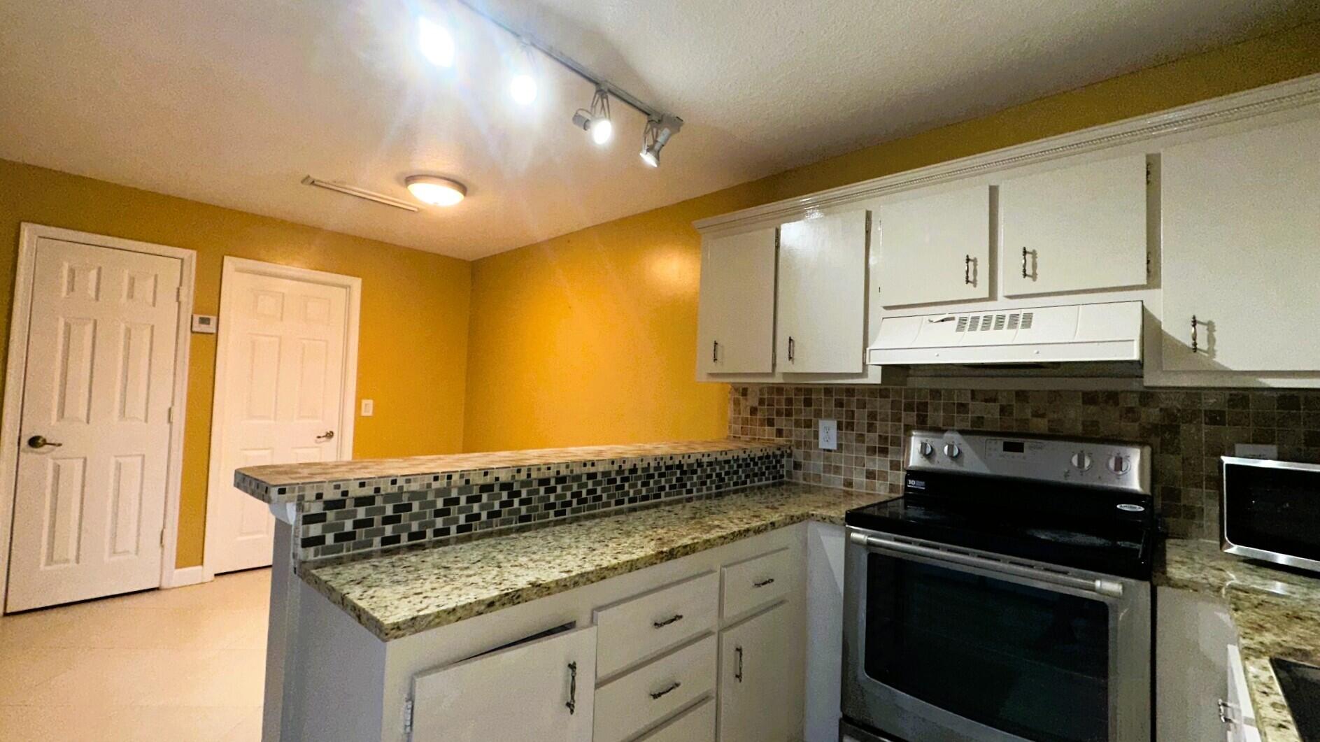303 Waterview, Palm Springs FL 33461
