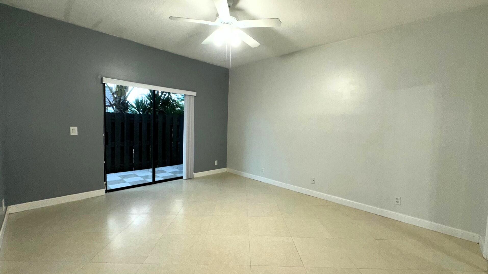 303 Waterview, Palm Springs FL 33461