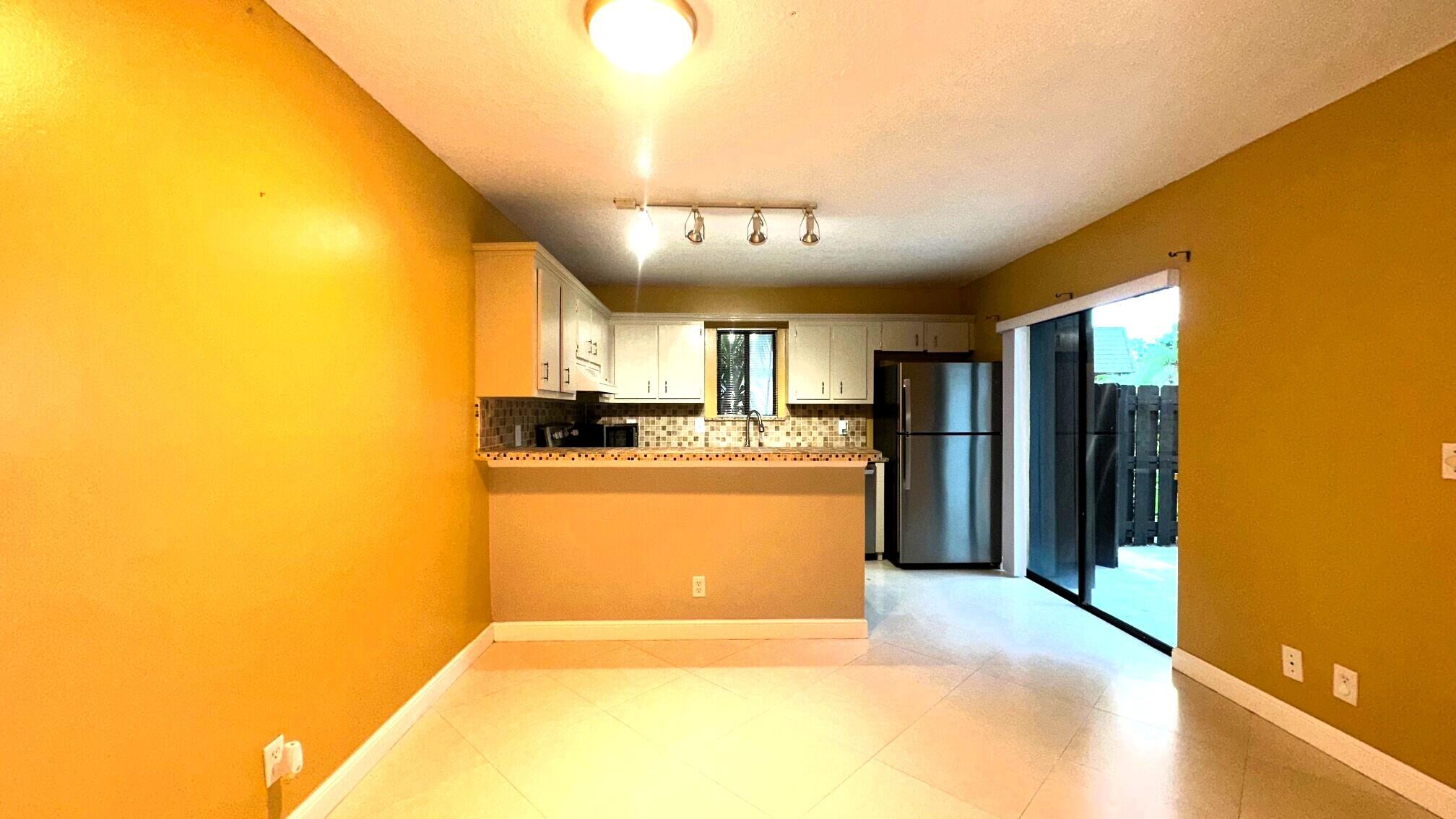 303 Waterview, Palm Springs FL 33461