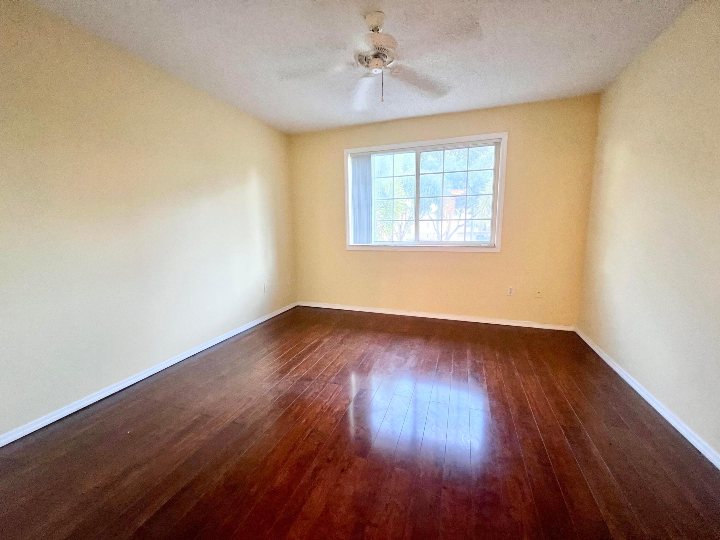 1100 Crestwood #1103, Royal Palm Beach FL 33411