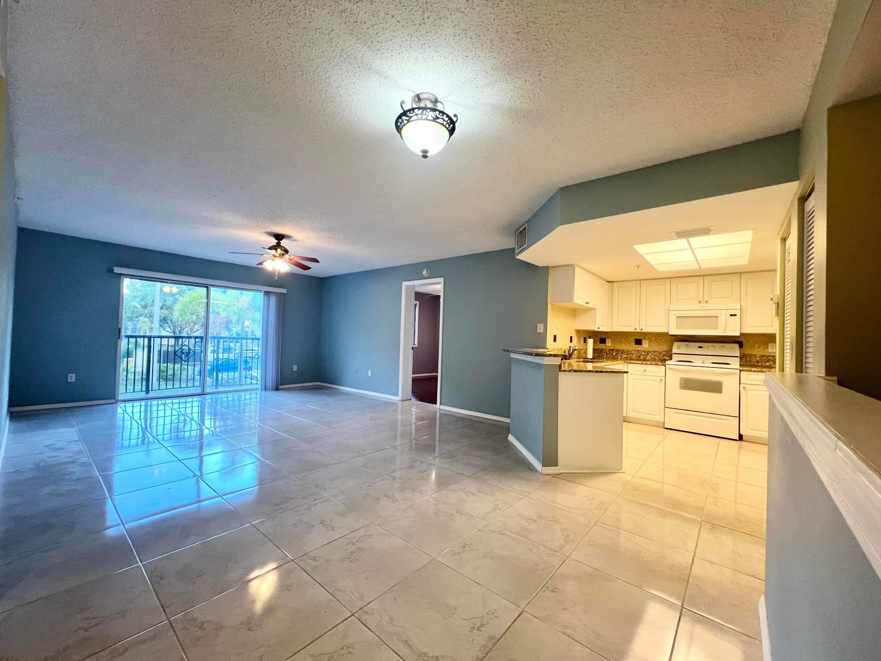 1100 Crestwood #1103, Royal Palm Beach FL 33411