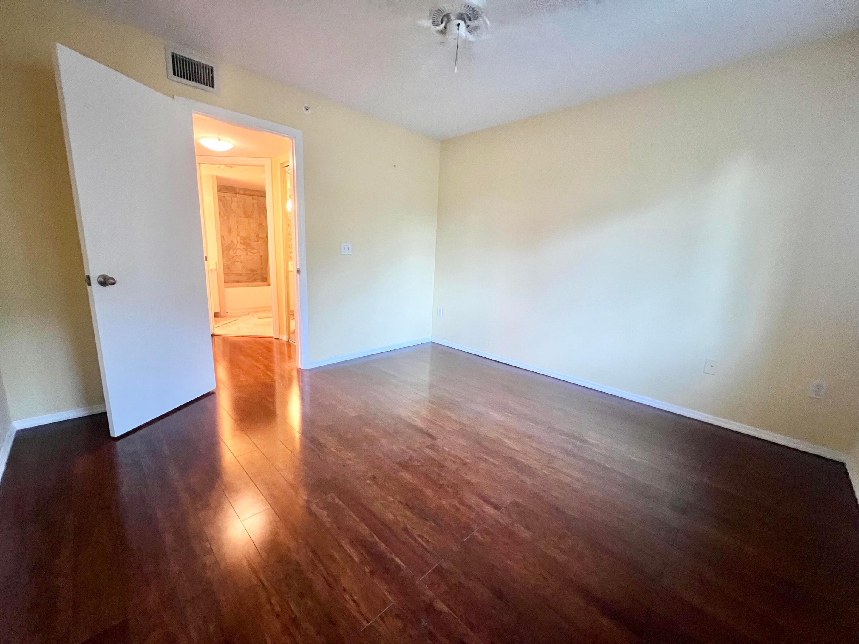 1100 Crestwood #1103, Royal Palm Beach FL 33411
