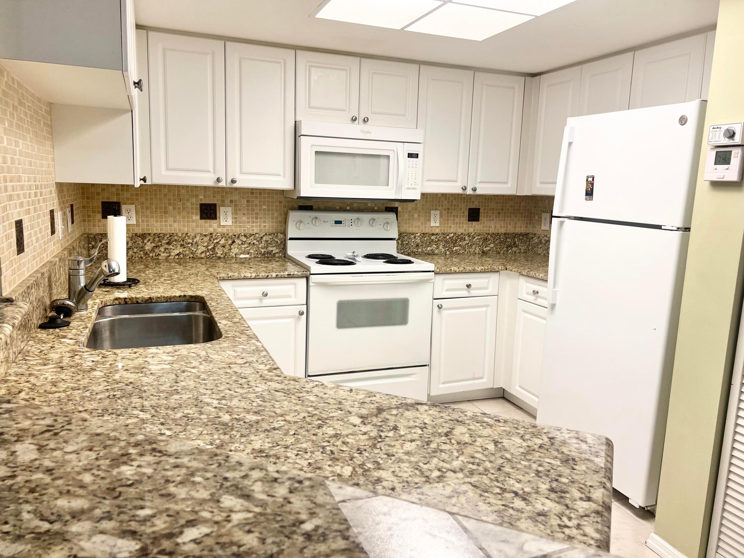 1100 Crestwood #1103, Royal Palm Beach FL 33411