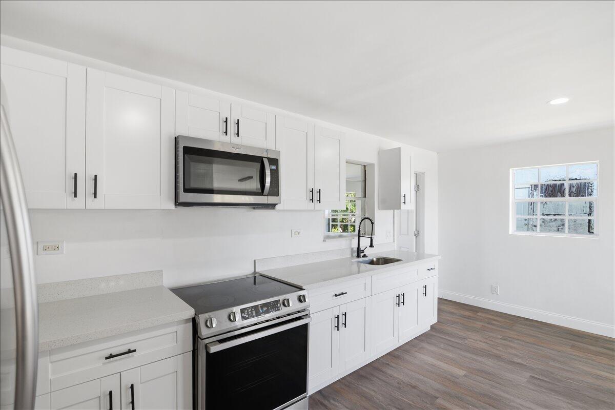 270 SW 10th #1, South Bay FL 33493
