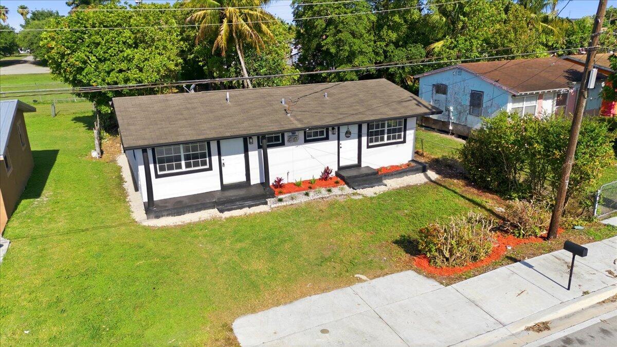 270 SW 10th #1, South Bay FL 33493