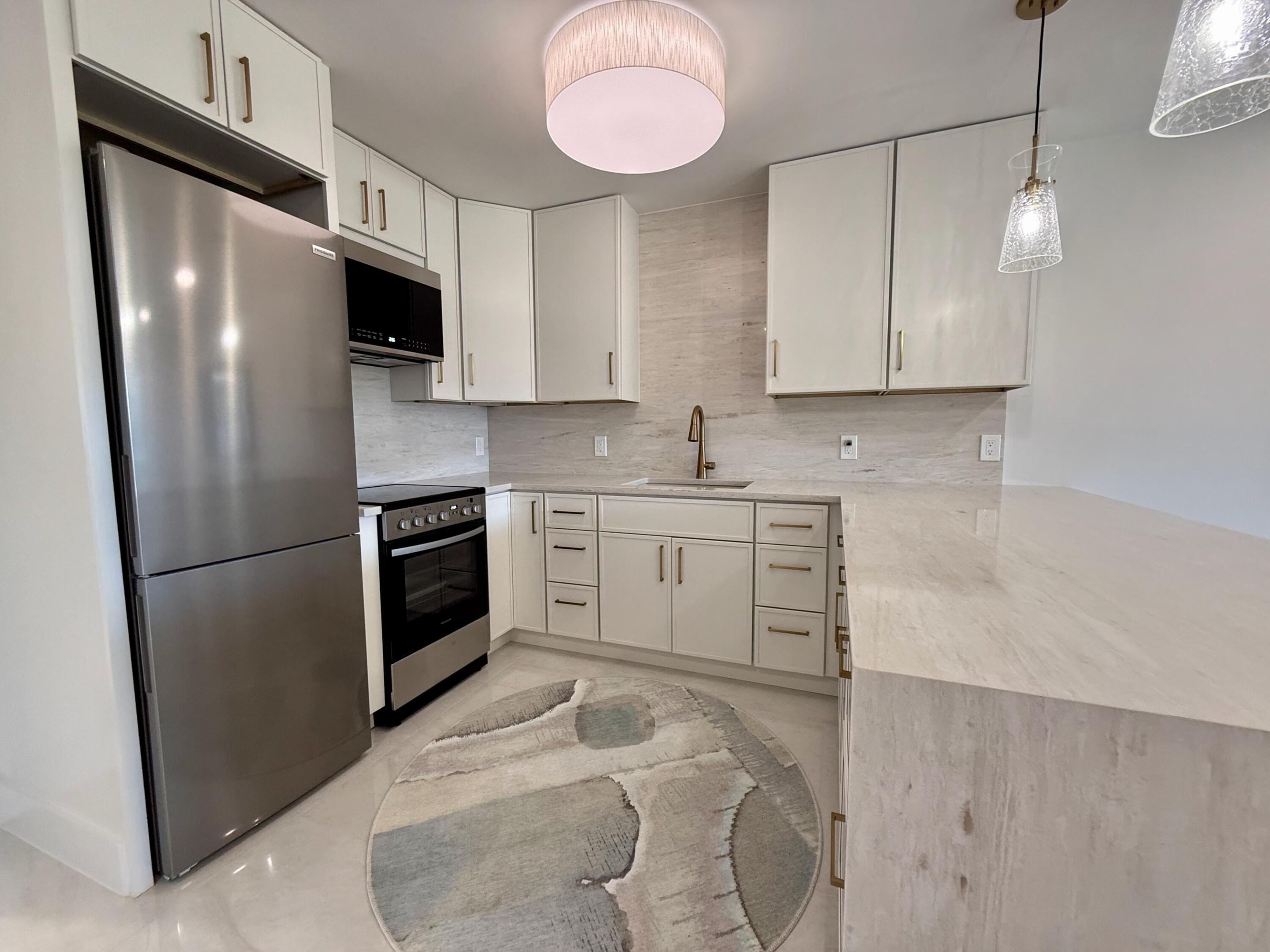 110 Shore #209, North Palm Beach FL 33408