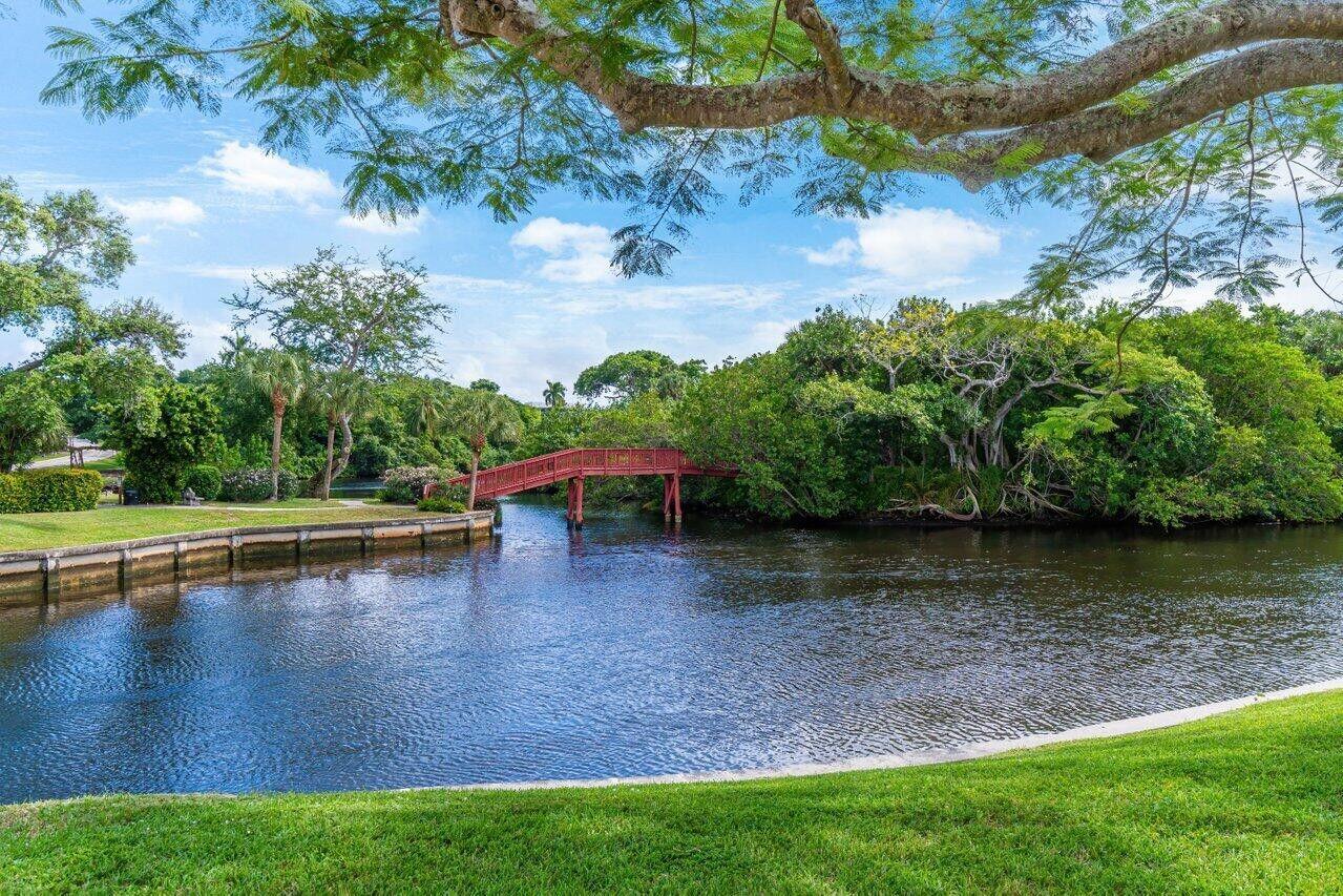 781 Apple Tree, Boca Raton FL 33486