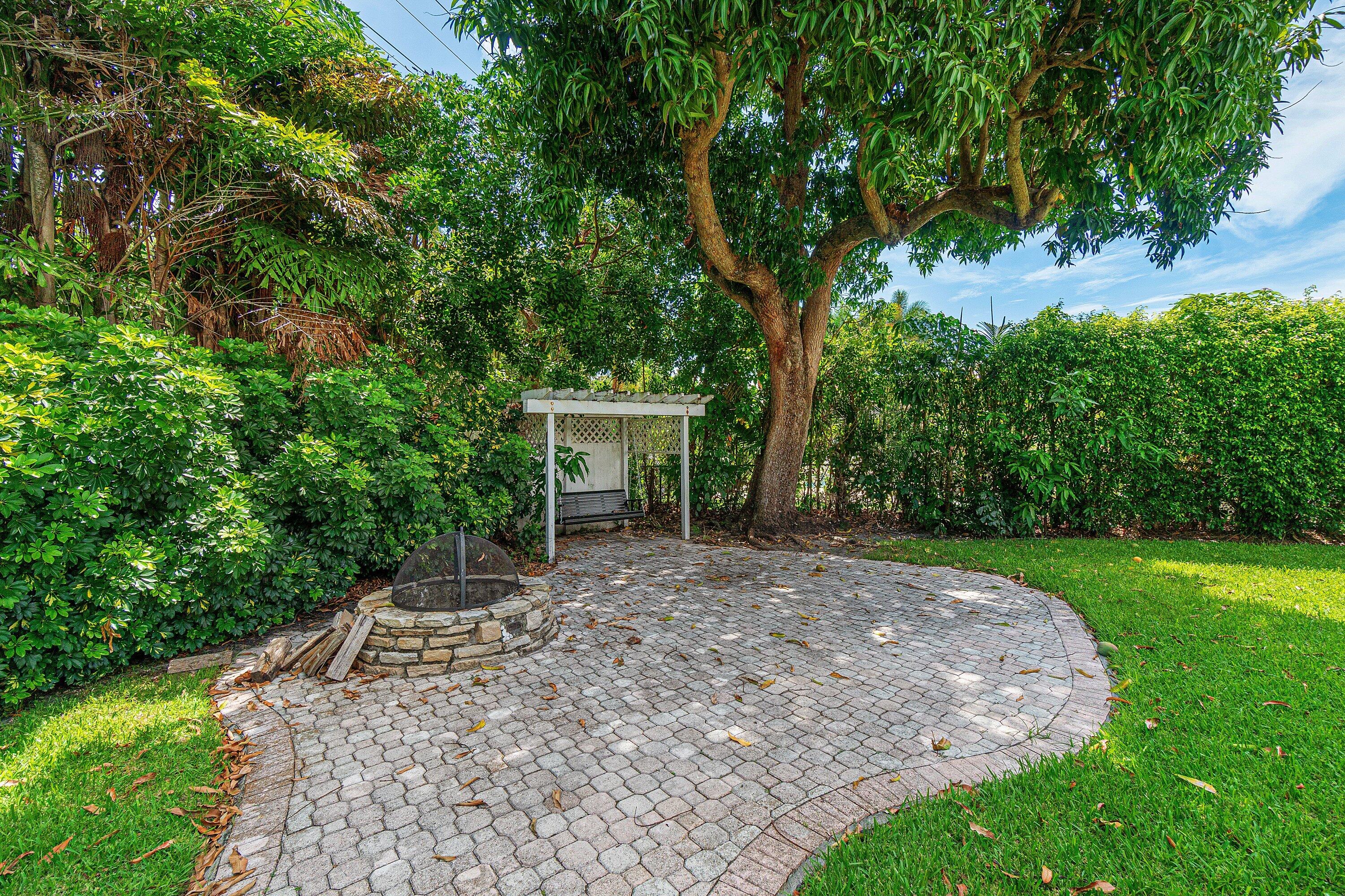 781 Apple Tree, Boca Raton FL 33486