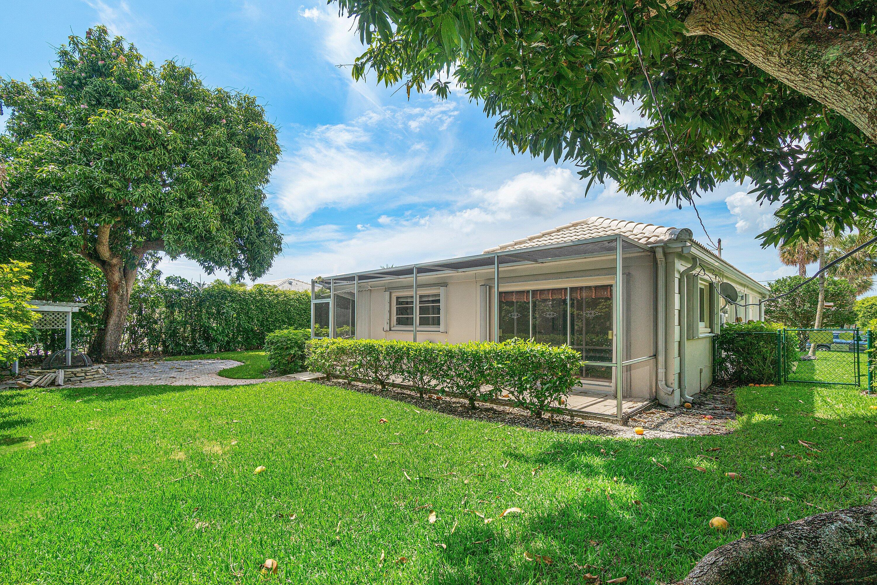 781 Apple Tree, Boca Raton FL 33486