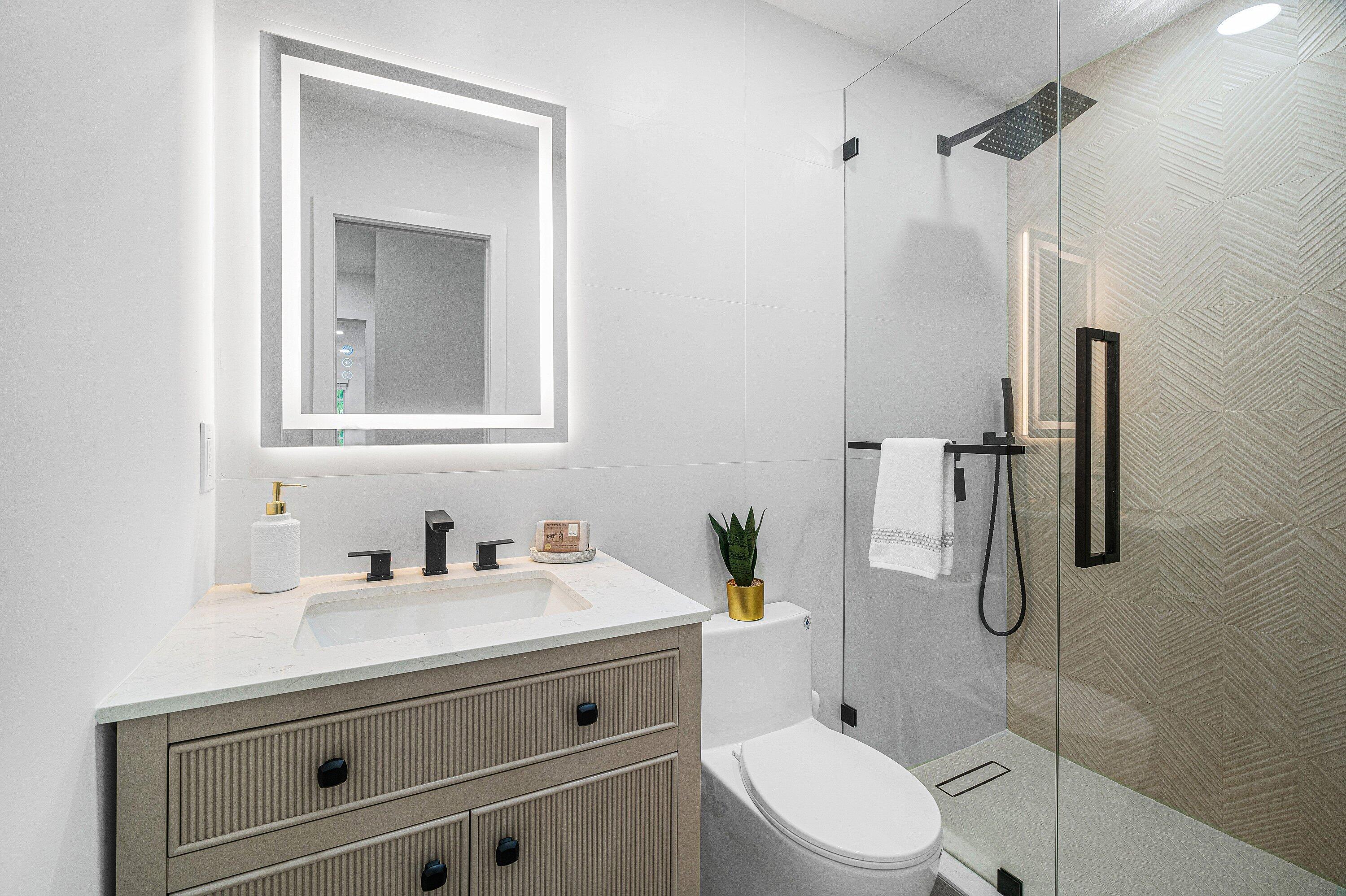 718 SW 27th, Boynton Beach FL 33435