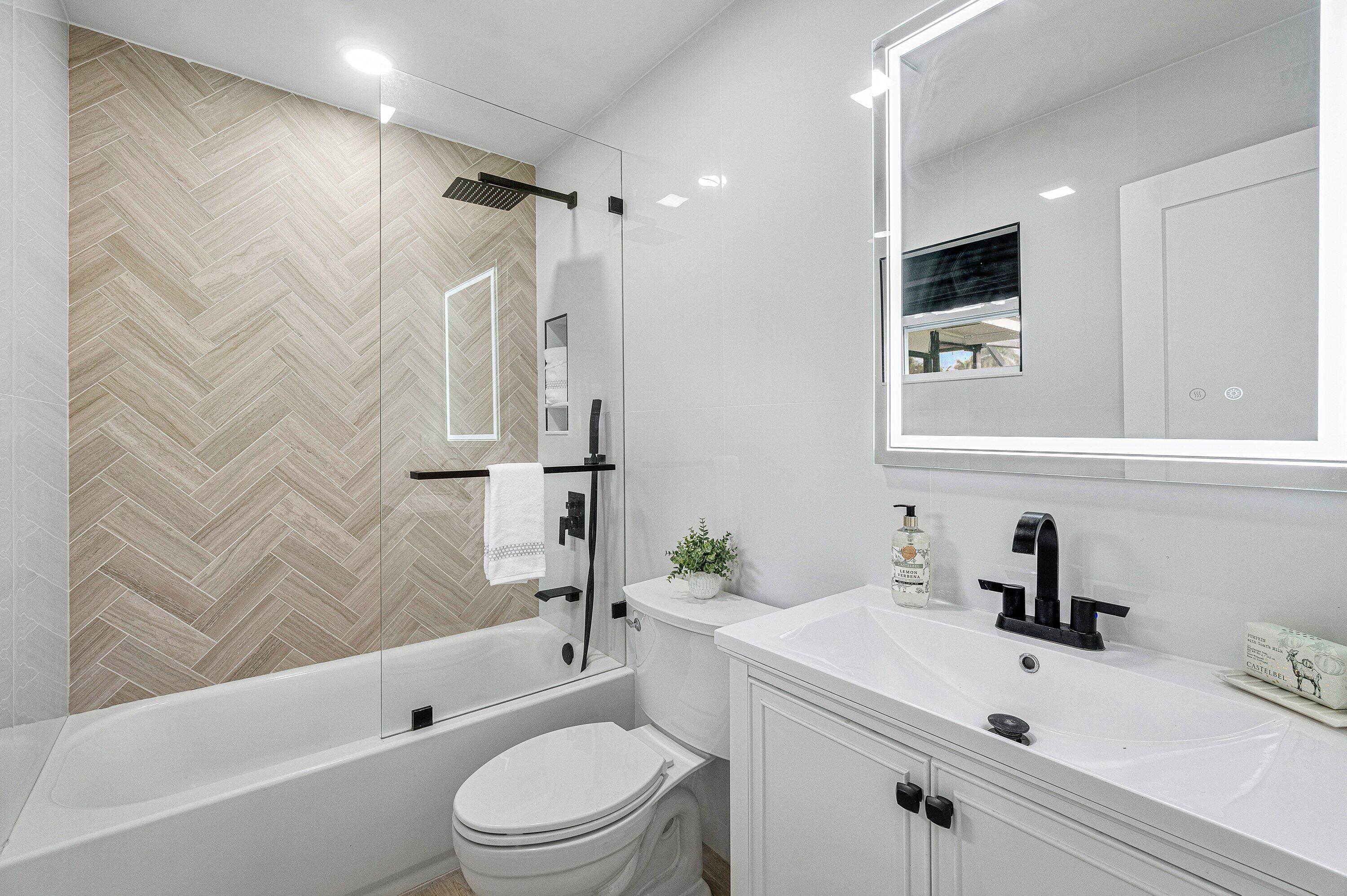 718 SW 27th, Boynton Beach FL 33435