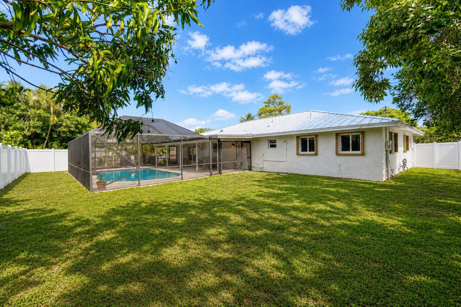 718 SW 27th, Boynton Beach FL 33435