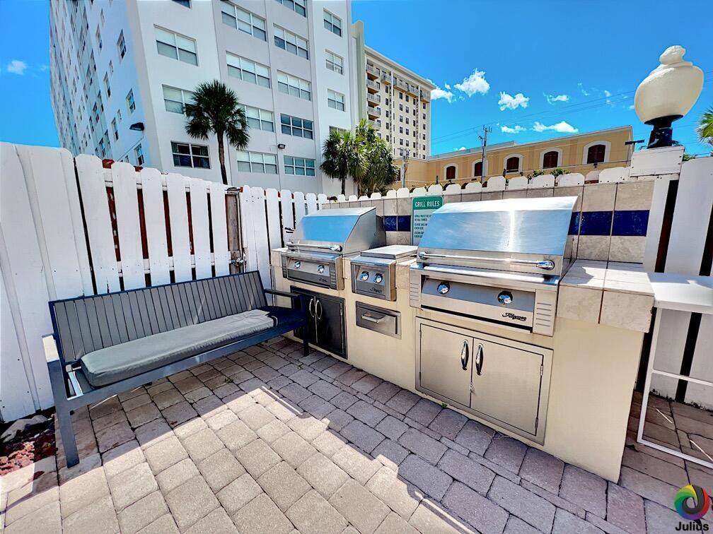 2555 NE 11th #809, Fort Lauderdale FL 33304