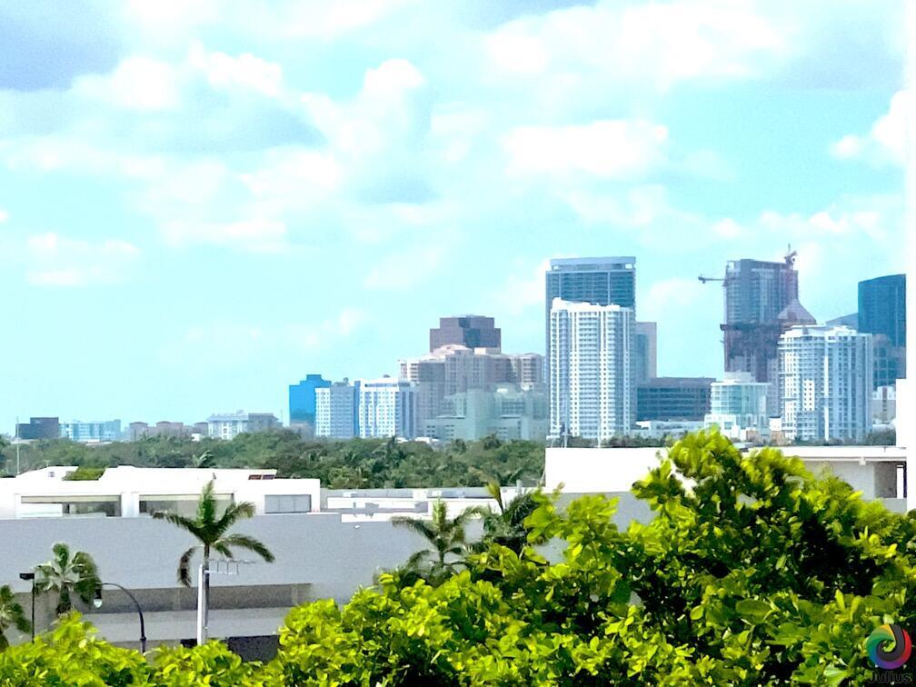 2555 NE 11th #809, Fort Lauderdale FL 33304