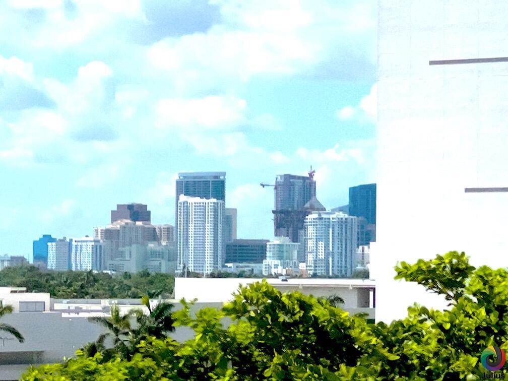 2555 NE 11th #809, Fort Lauderdale FL 33304
